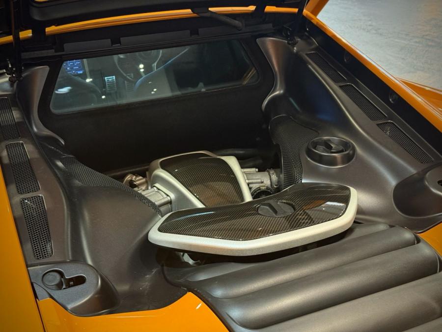 MP4 12C COUPE - Image 3